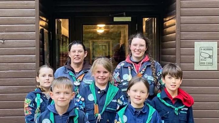 Billede af ledere og spejderne i mini grenen